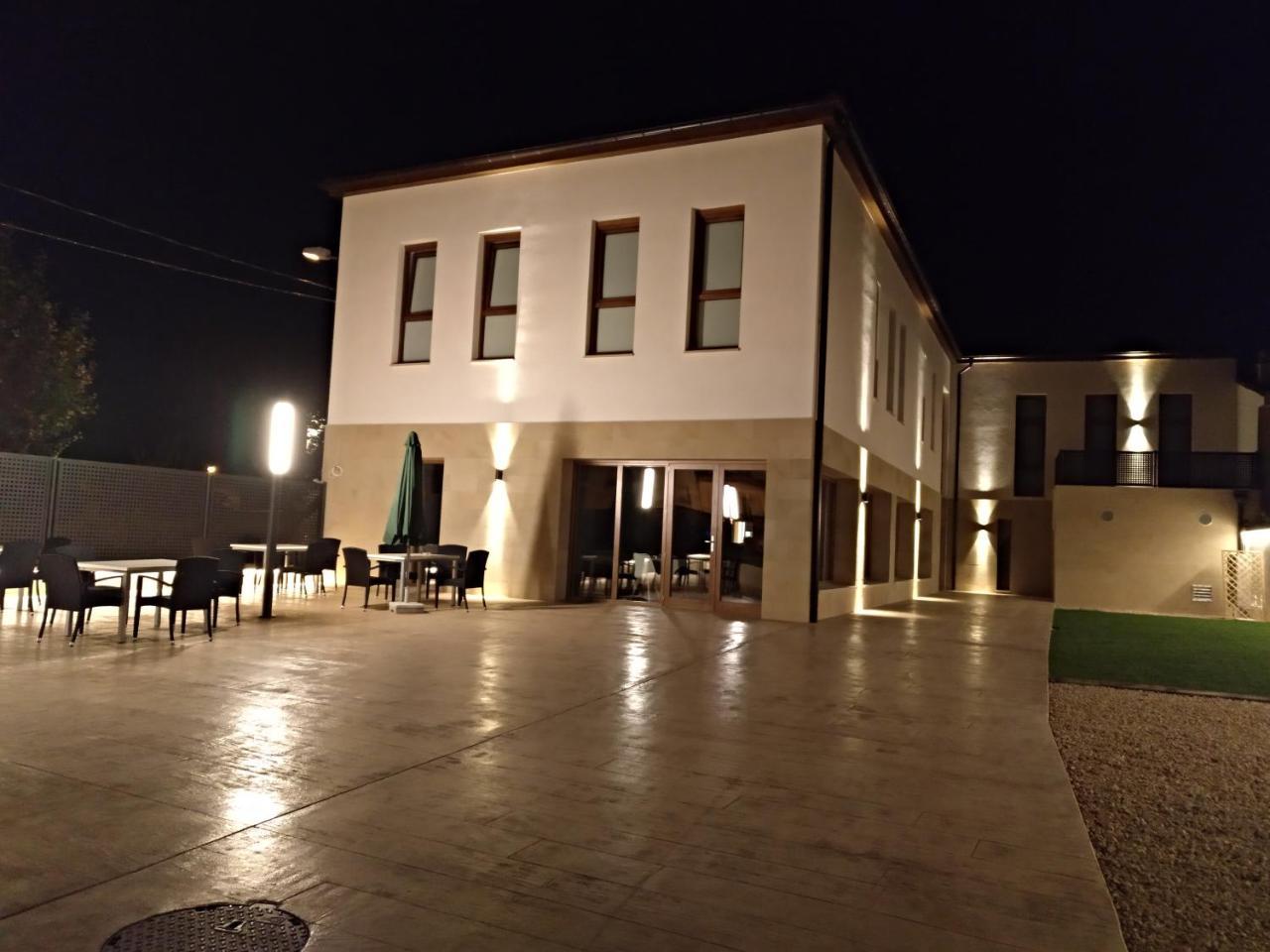 Hotel Entrerailes Casalarreina Exterior photo